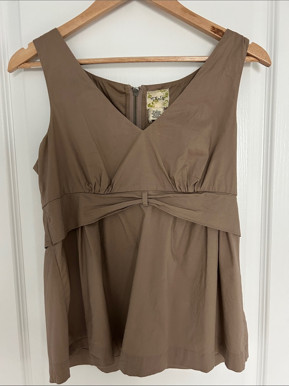 Anthropologie Viola Taupe Khaki V-Neck Empire Waist Poplin Top Size 6